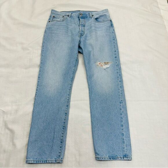 LEVI'S Women's size 32 x 29.5" She's Crafty 501 Women's Original Fit Jeans - Picture 13 of 16